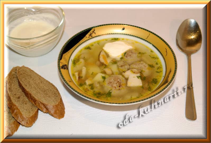 Пикантный суп с белыми грибами по-французски