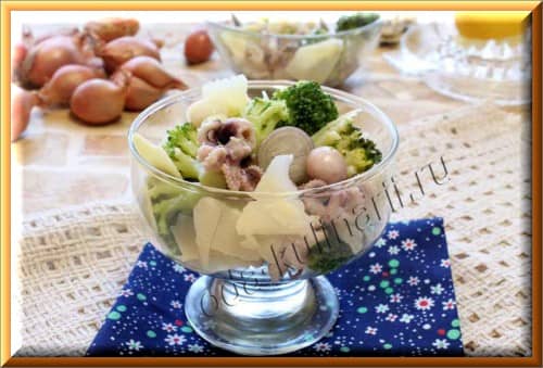 диетический салат из морепродуктов и брокколи