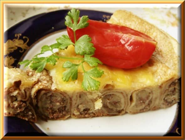 Блинчатый пирог с картофельным пюре и грибами